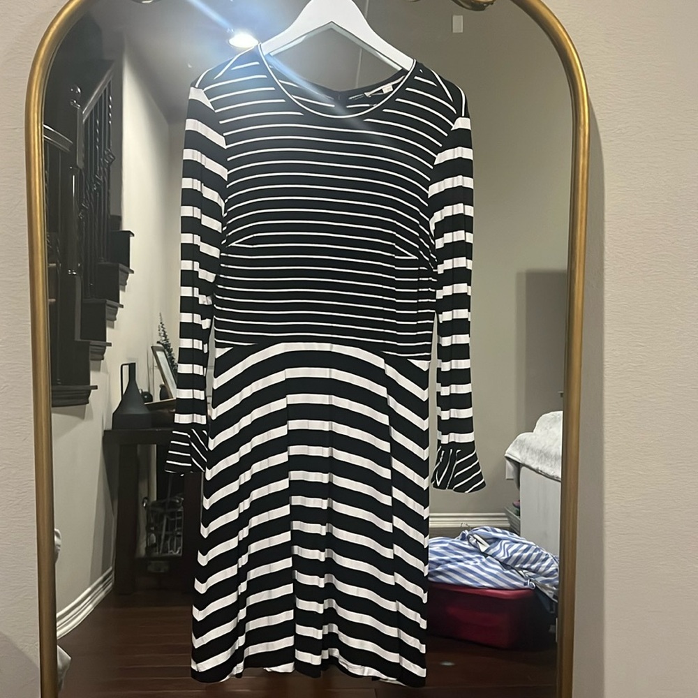 LOFT (8) black-and-white striped dress
